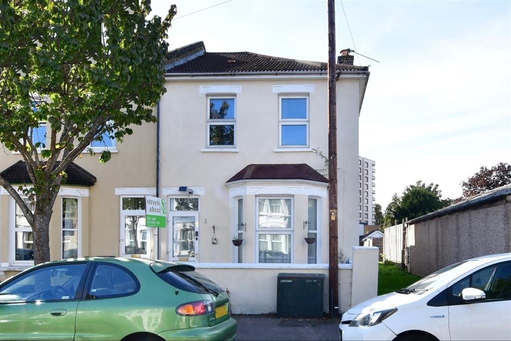 3 bed end terrace house for sale in Amberley Grove, Croydon, Surrey CR0, £330,500 Zoopla