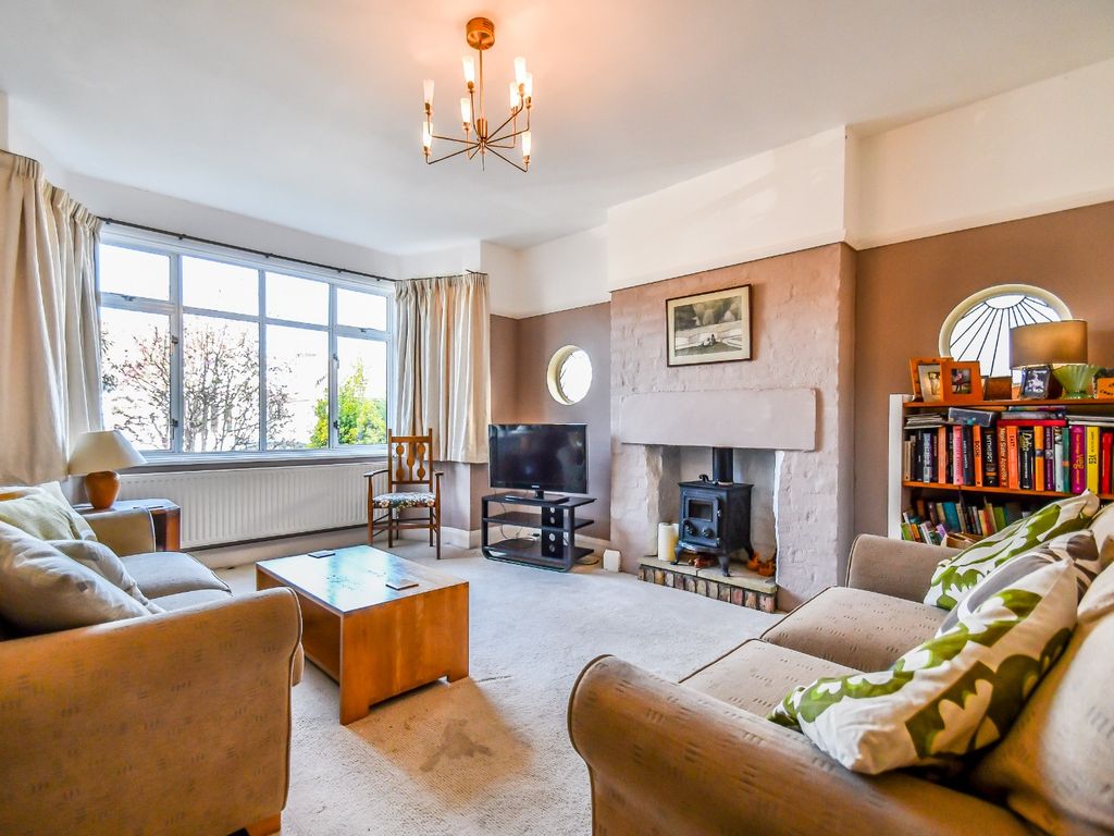 2 bed flat for sale in Darlinghurst Grove, LeighOnSea SS9 Zoopla