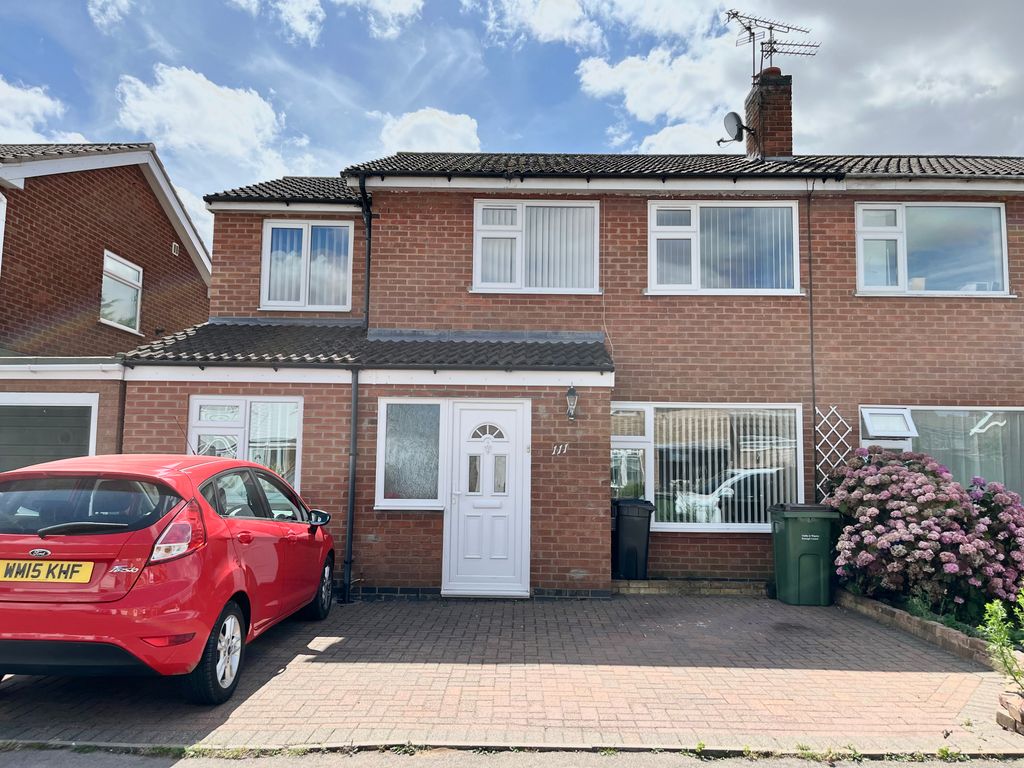 4 bed semidetached house to rent in Windrush Drive, Oadby, Leicester LE2 Zoopla
