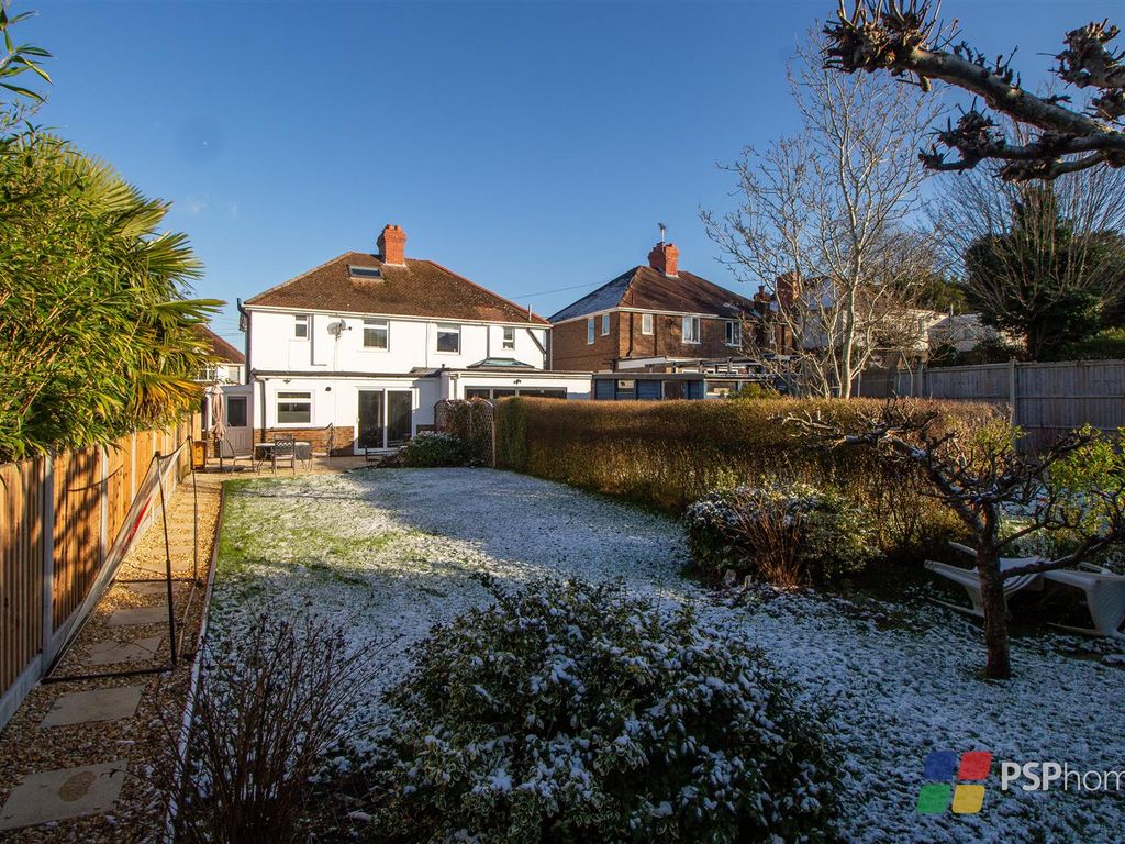 3 bed semidetached house for sale in Franklynn Road, Haywards Heath