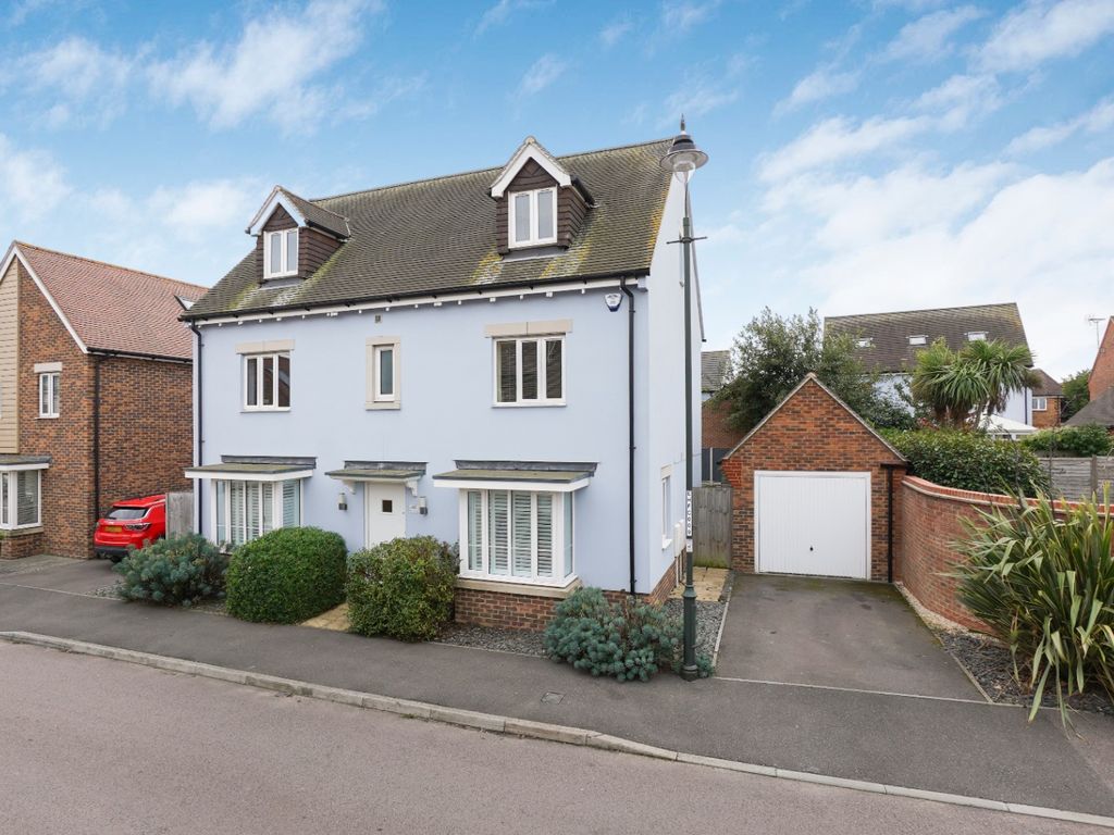 5 bed detached house for sale in Helen Thompson Close, Iwade