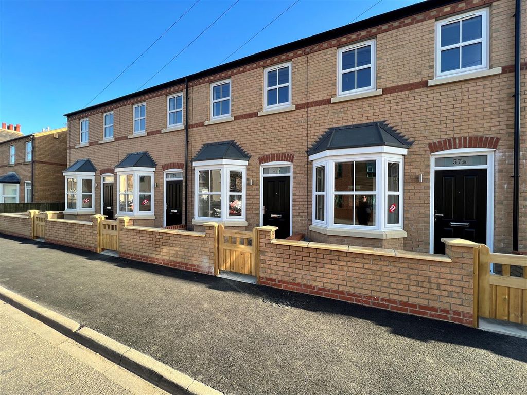 New home, 2 bed terraced house for sale in Commercial Street