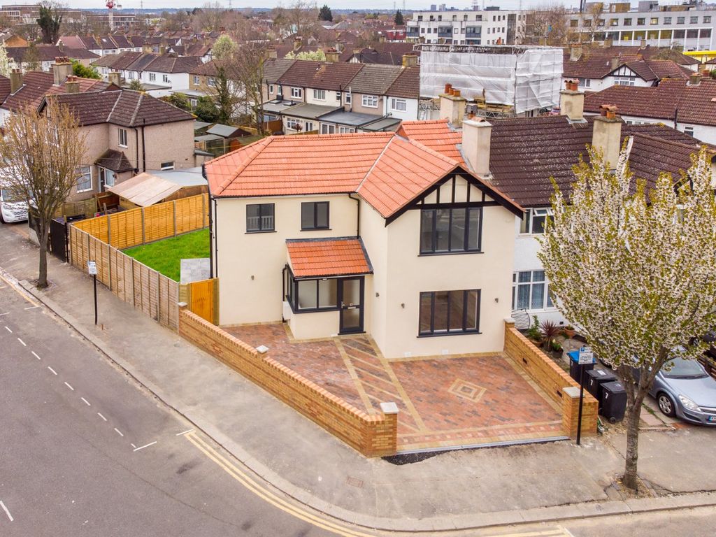 3 bed end terrace house for sale in Marden Crescent, Croydon CR0 Zoopla