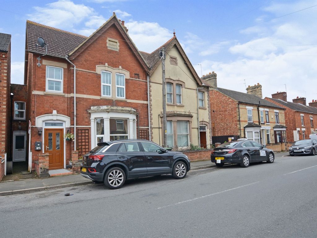 2 bed flat for sale in Newton Road, Rushden NN10 Zoopla