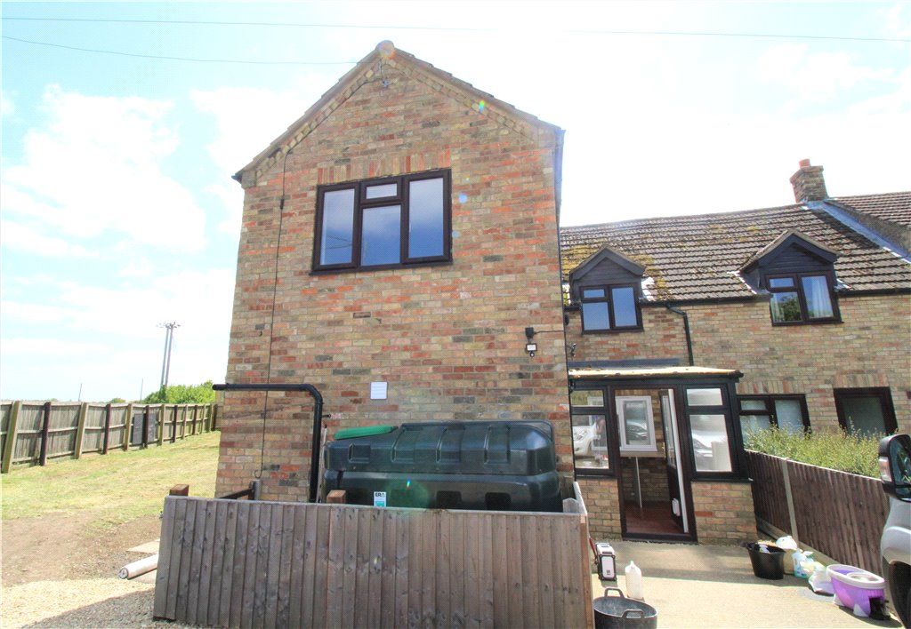 3 bed semidetached house to rent in Sharps Barns, Kimbolton Road, Hail