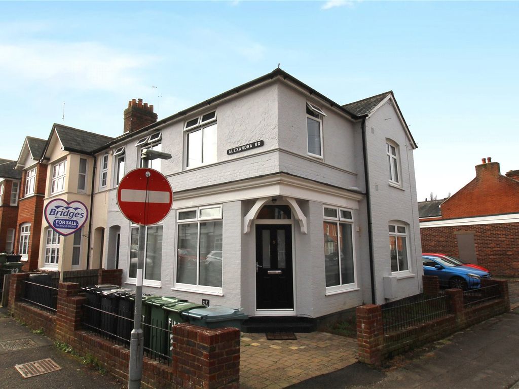 6 bed end terrace house for sale in Alexandra Road, Basingstoke