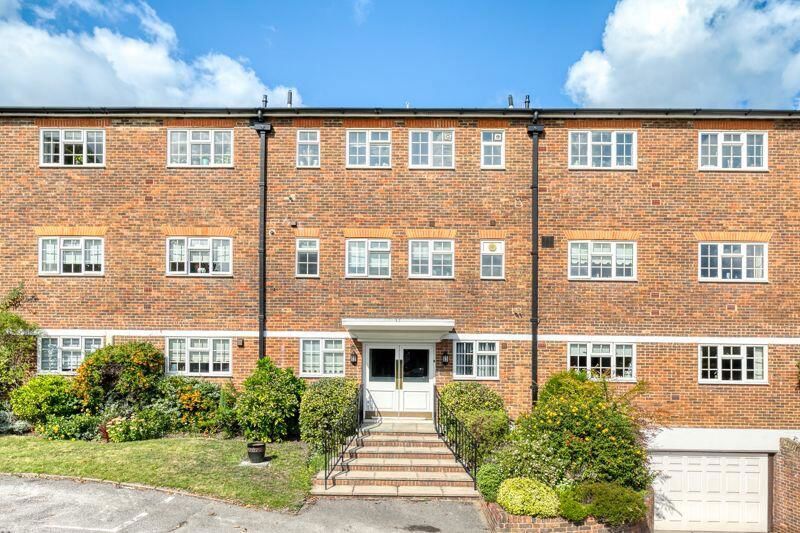 2 bed flat for sale in Oatlands Drive, Weybridge KT13, £450,000 Zoopla