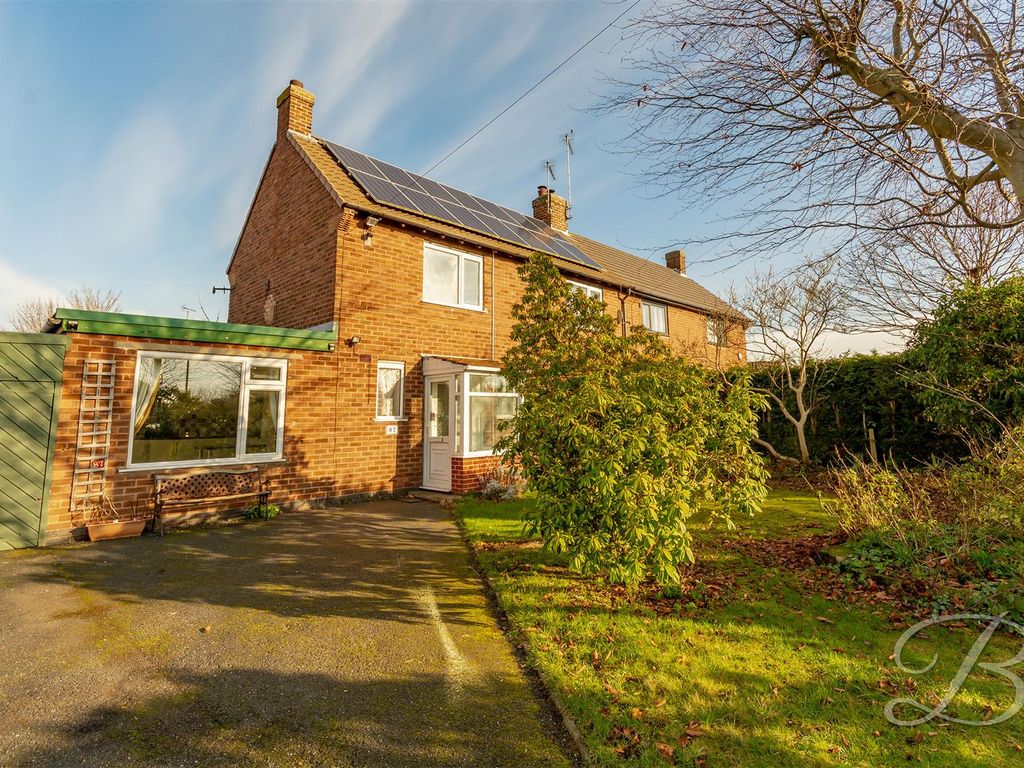 3 bed semidetached house for sale in Lansbury Road, Edwinstowe