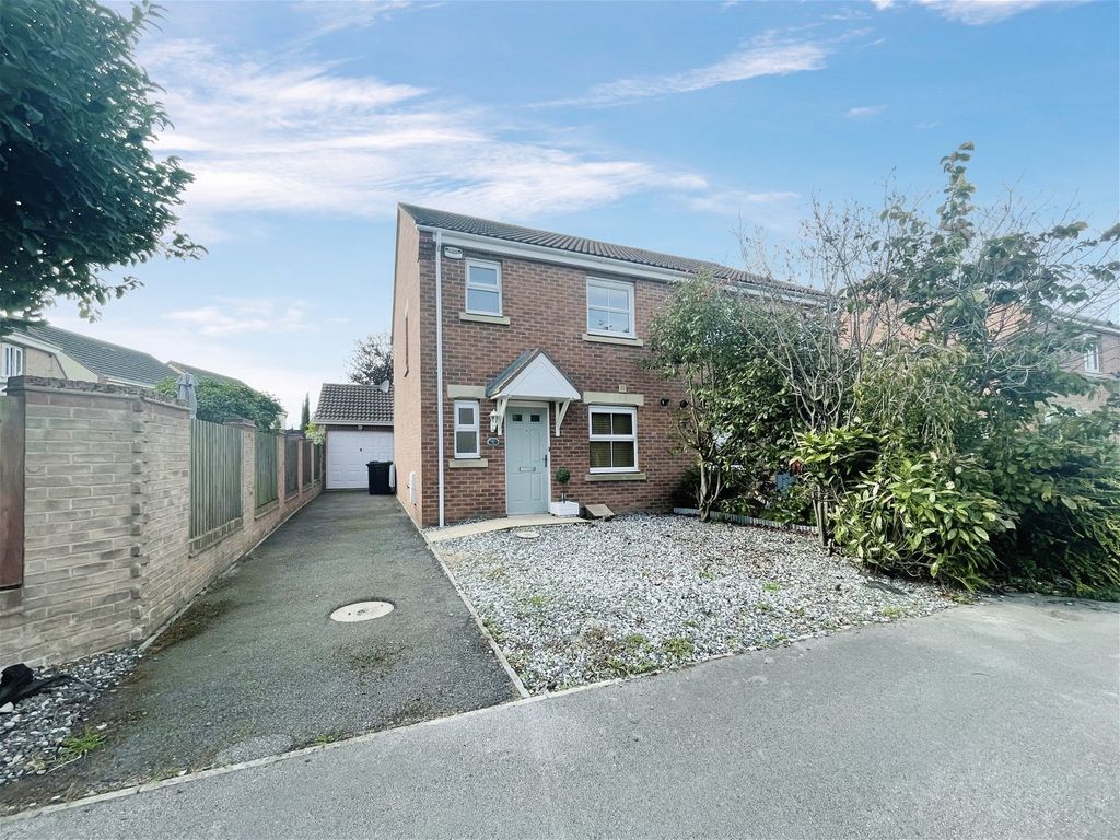 3 bed semidetached house for sale in Caspian Crescent, Scartho Top