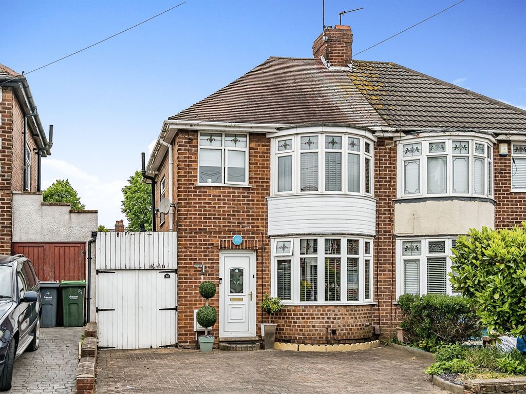 3 bed semidetached house for sale in Defford Drive, Oldbury B68 Zoopla