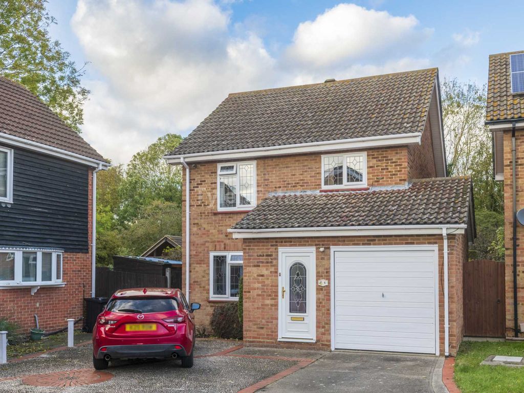 3 bed detached house for sale in Roosevelt Road, Basildon SS15, £