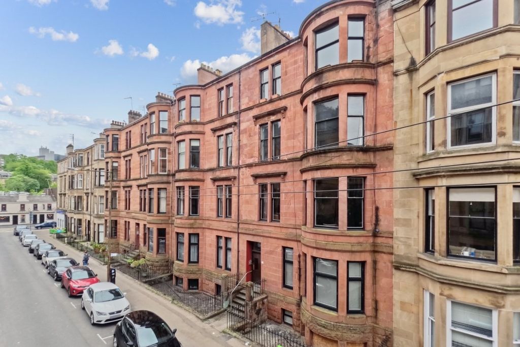 2 bed flat to rent in Ruthven Street, Hillhead, Glasgow G12, £1,200 pcm