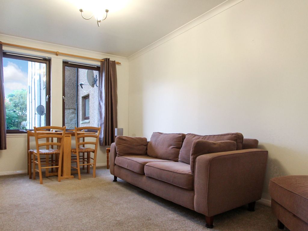 2 bed flat to rent in Headland Court, Aberdeen, Aberdeenshire AB10, £