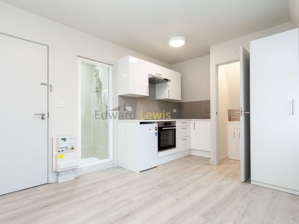 Studio to rent in Stoke Newington High Street, London N16, £1,127 pcm