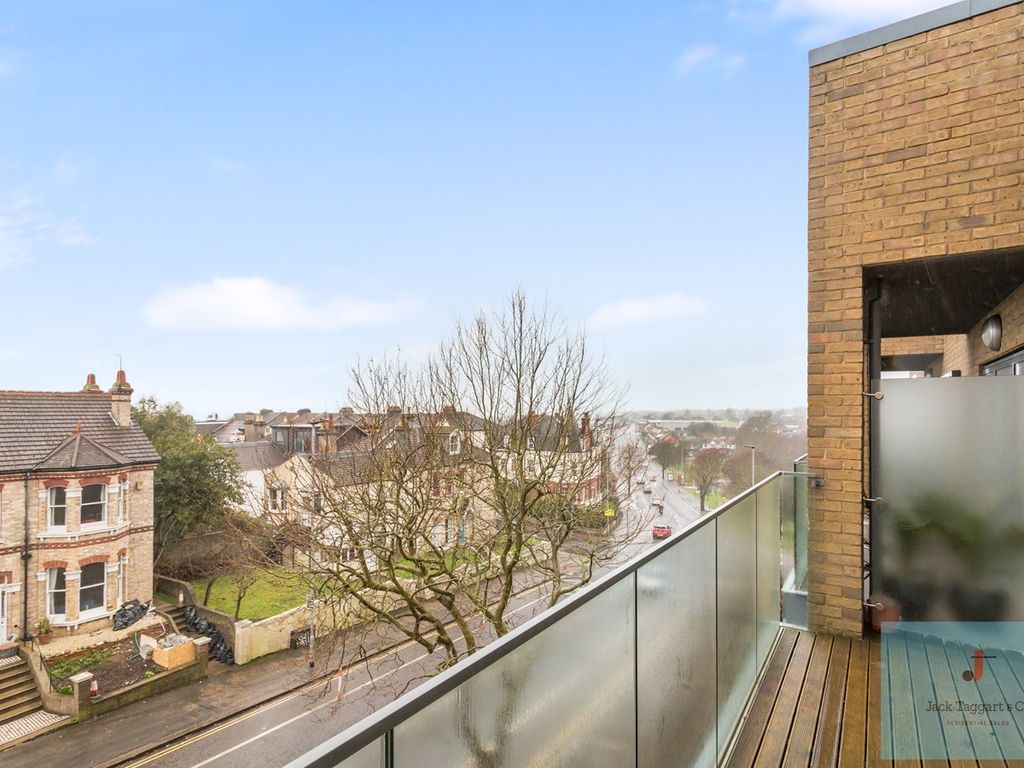 2 bed flat for sale in Old Shoreham Road, Hove BN3, £435,000 Zoopla