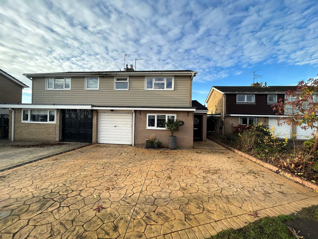 3 bed semidetached house for sale in Lucy Lane South, Stanway