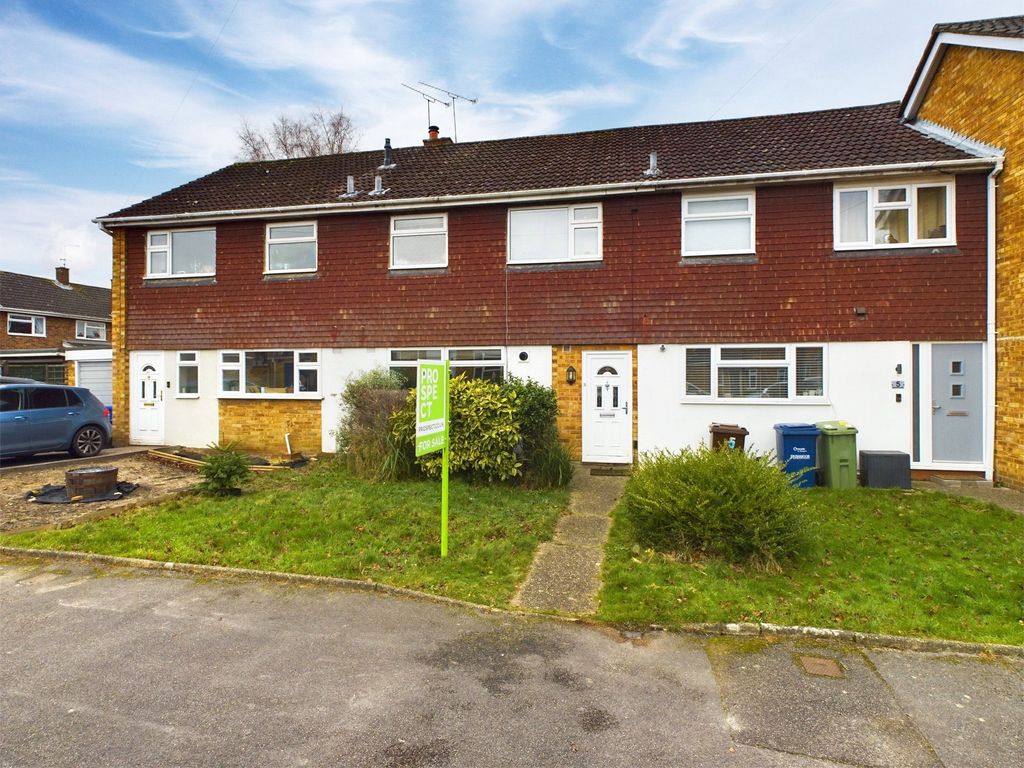 3 bed terraced house for sale in Derwent Close, Farnborough, Hampshire