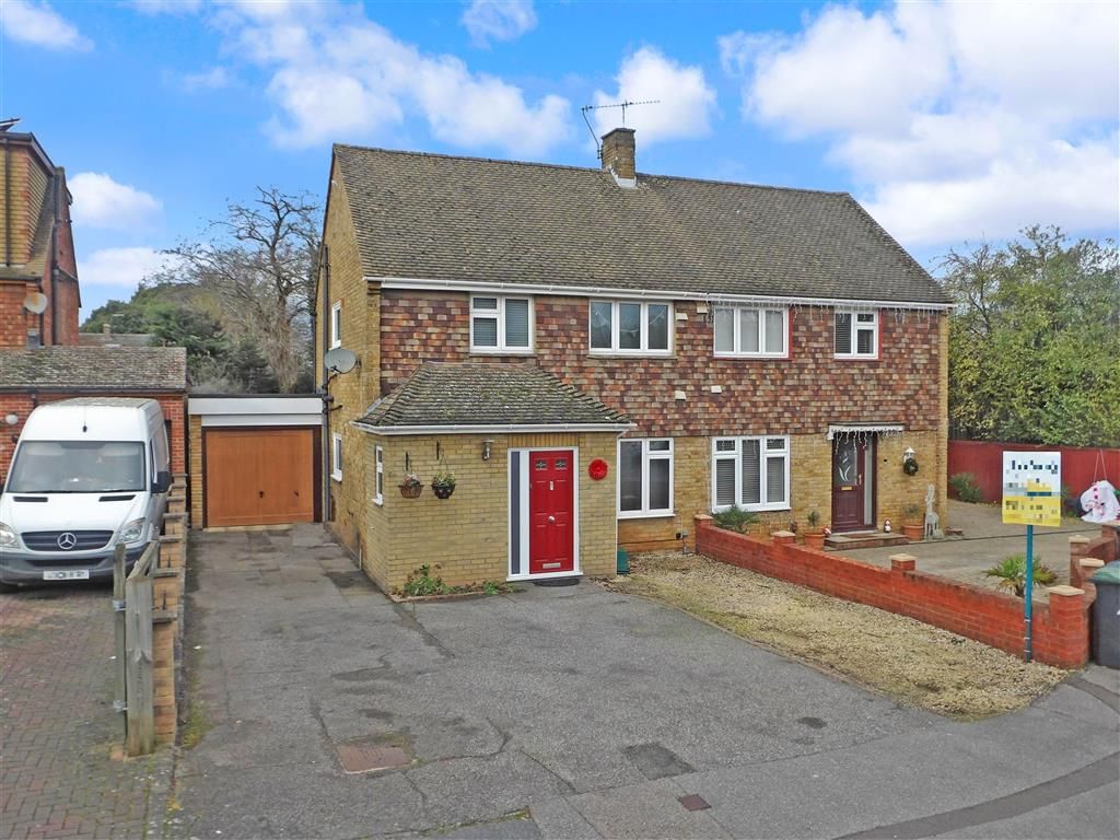 3 bed semidetached house for sale in The Lindens, Aylesford, Kent ME20