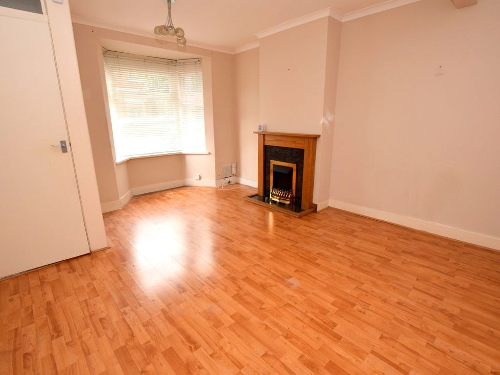 2 bed property to rent in Worcester Road, Manor Park E12 Zoopla