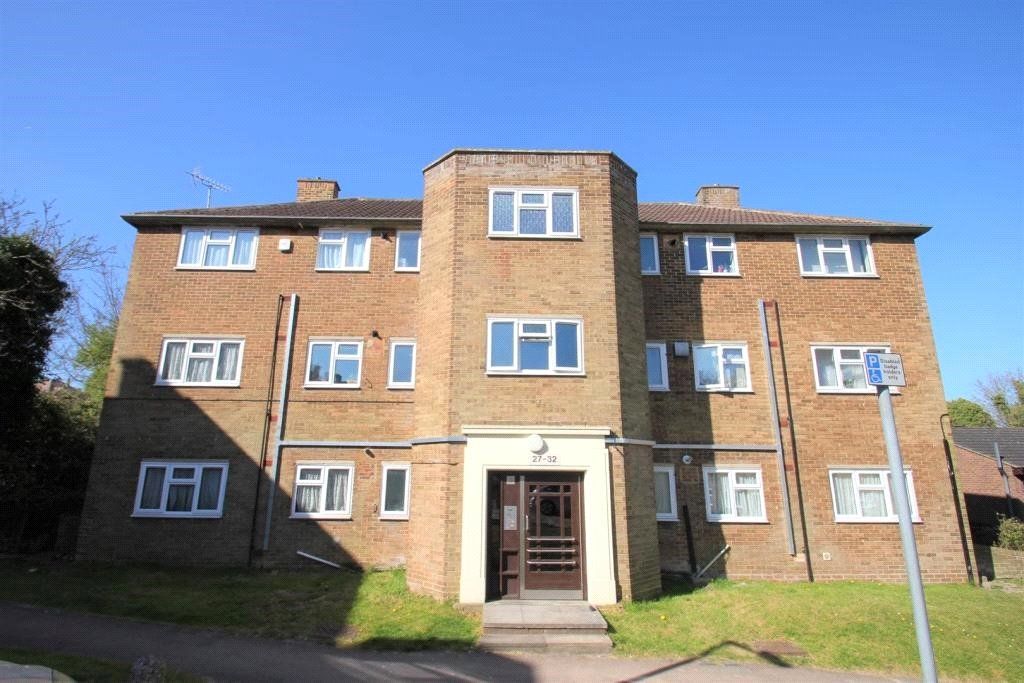 2 bed flat for sale in Cordelia Crescent, Rochester, Kent ME1 Zoopla