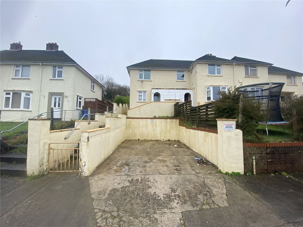 2 bed flat for sale in St. Teilos Road, Pembroke Dock, Pembrokeshire