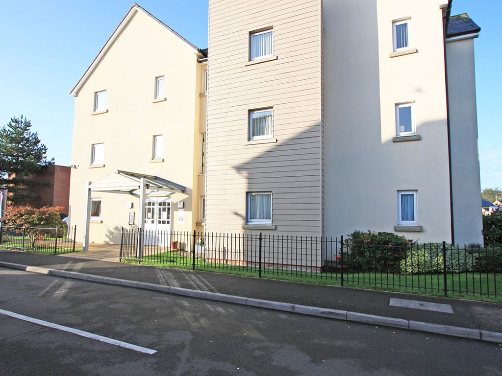 1 bed flat for sale in Hammond Close, Highworth, Swindon SN6, £140,000