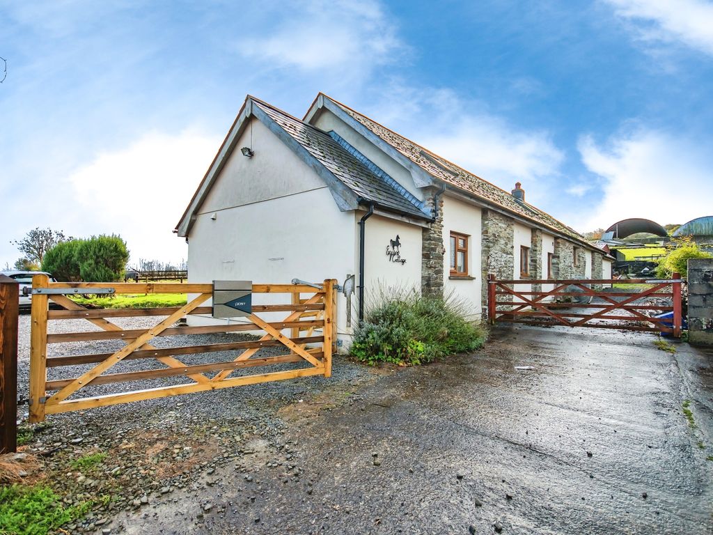 3 bed detached house for sale in Velindre, Llandysul SA44, £539,000