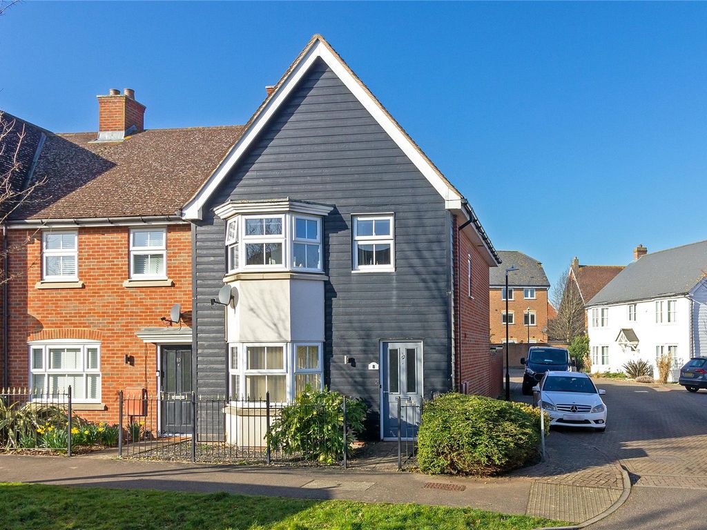 3 bed end terrace house for sale in Crocus Drive, Sittingbourne, Kent
