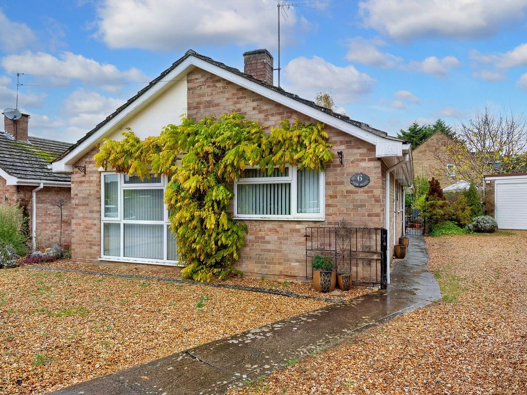 3 bed bungalow for sale in New Road, Hailey OX29 Zoopla