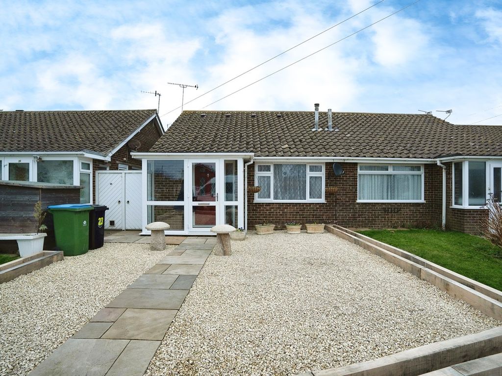 2 bed bungalow for sale in Stonehill Crescent, Bognor Regis PO21, £