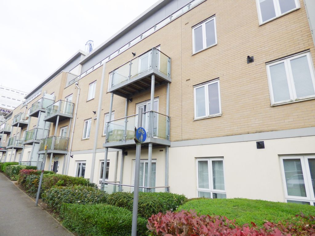 Studio to rent in Brunel House, St James Road, Brentwood CM14 Zoopla