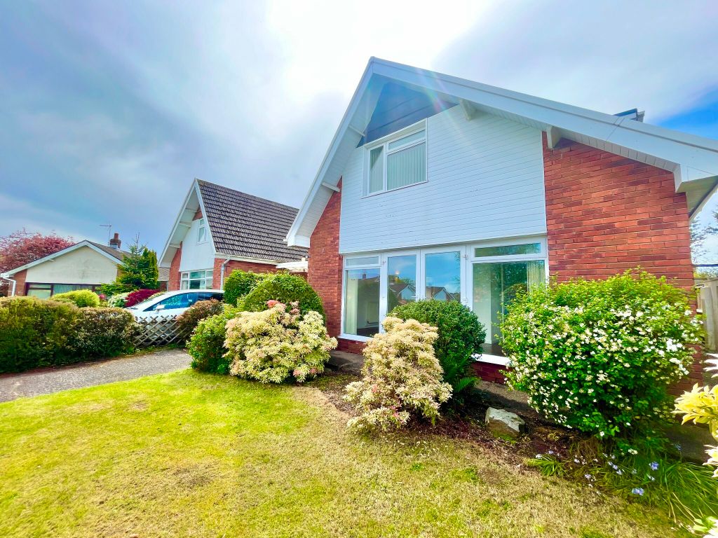 4 bed detached bungalow for sale in Hilland Drive, Swansea