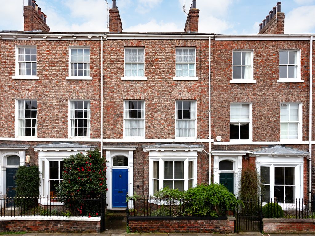 4 bed terraced house for sale in East Mount Road, York, North Yorkshire