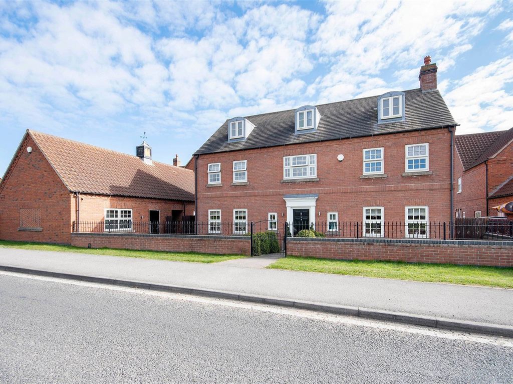 5 bed detached house for sale in Great North Road, Barnby Moor, Retford DN22 Zoopla