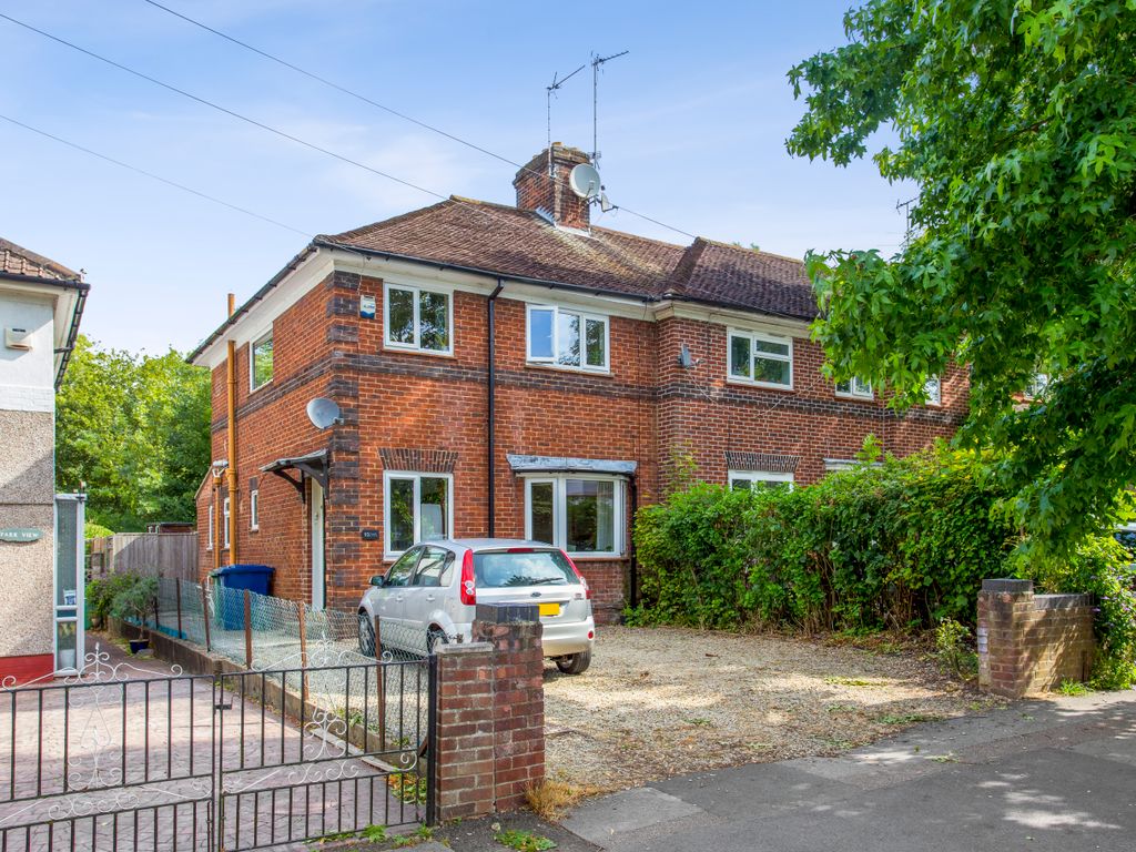 4 bed semidetached house for sale in Morrell Avenue, Oxford