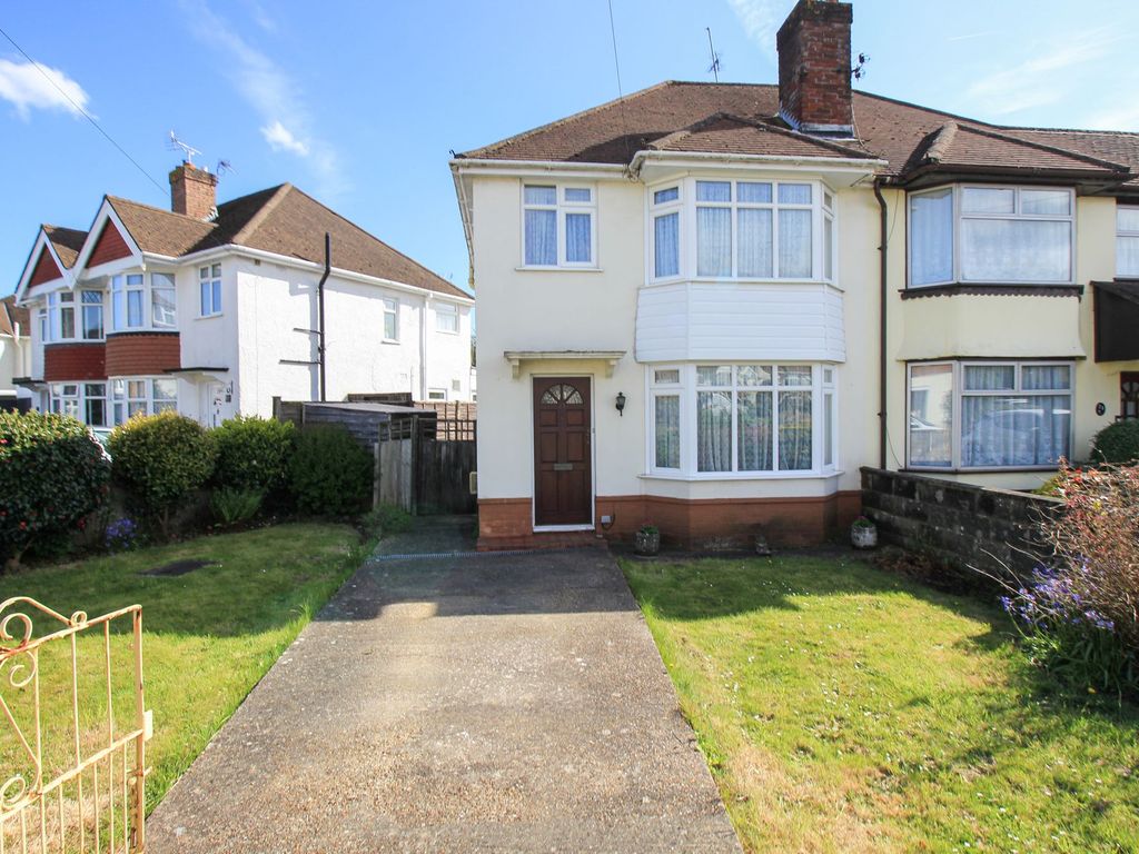 3 bed semidetached house for sale in Gladstone Road, Sholing SO19, £