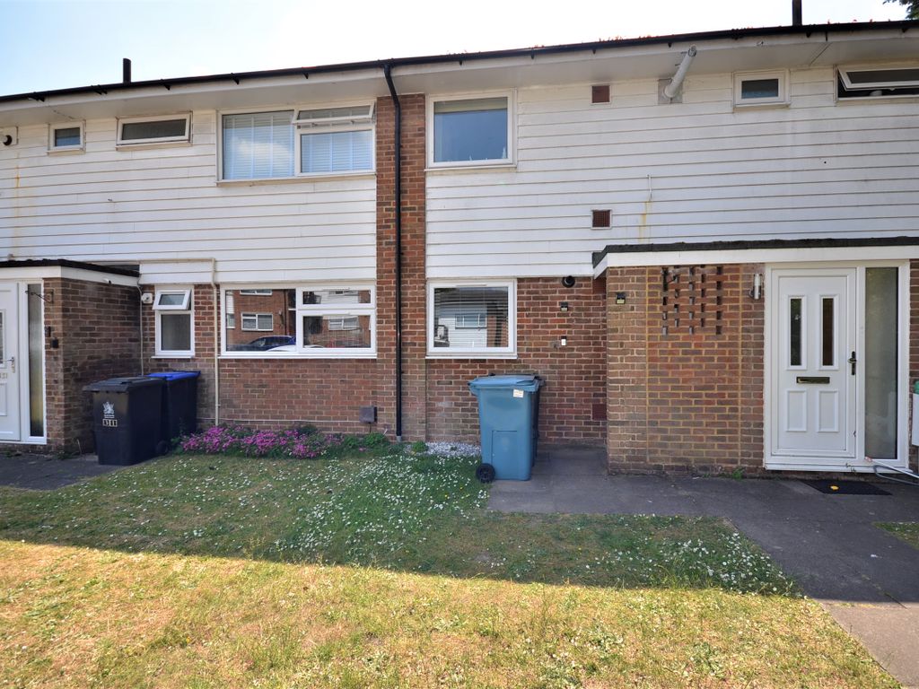 2 bed to rent in Bells Hill Green, Stoke Poges, Slough SL2