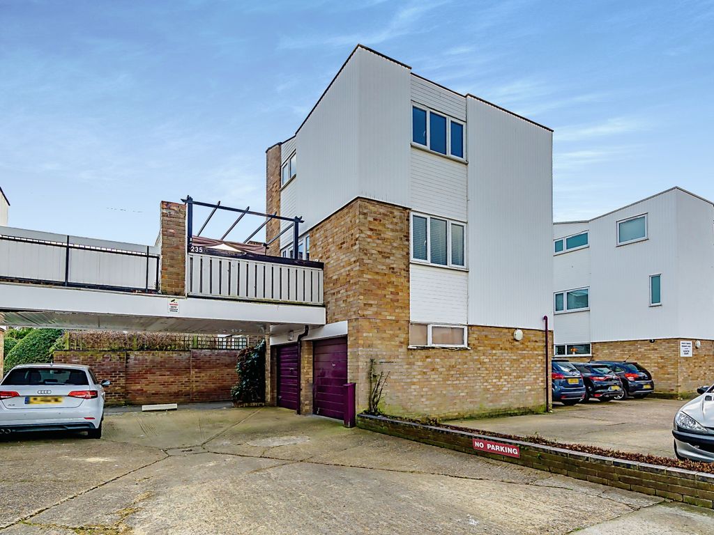 2 bed detached house for sale in Quentin Court, Regency Walk, Shirley