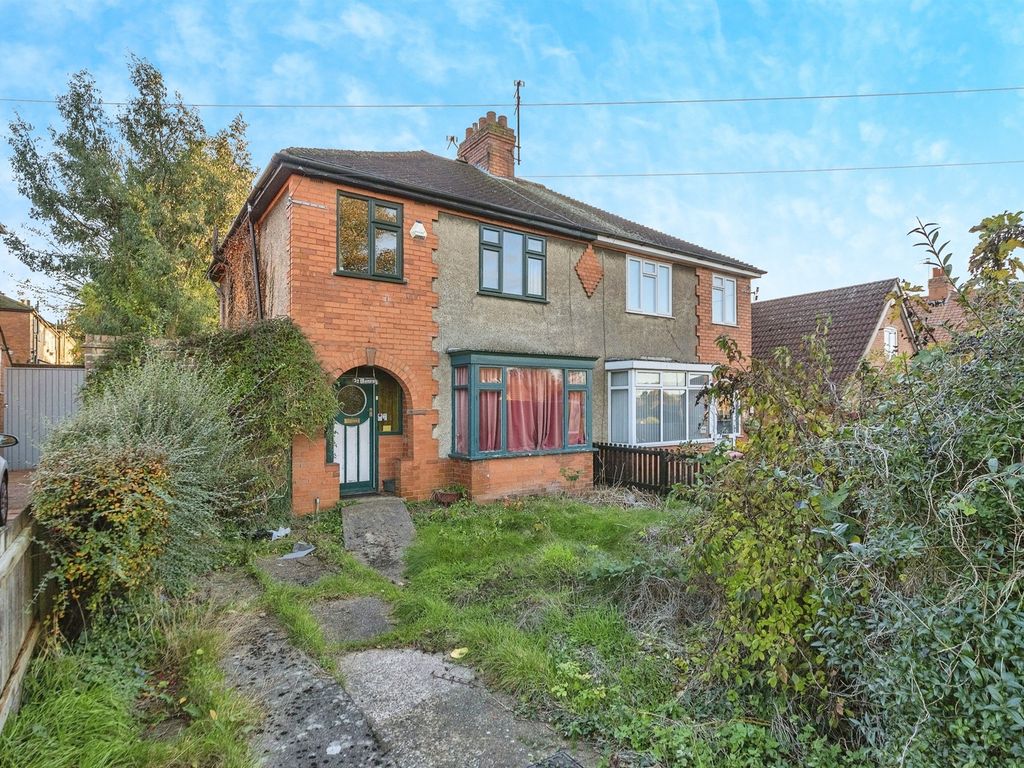 3 bed semidetached house for sale in Hill Avenue, Grantham NG31, £