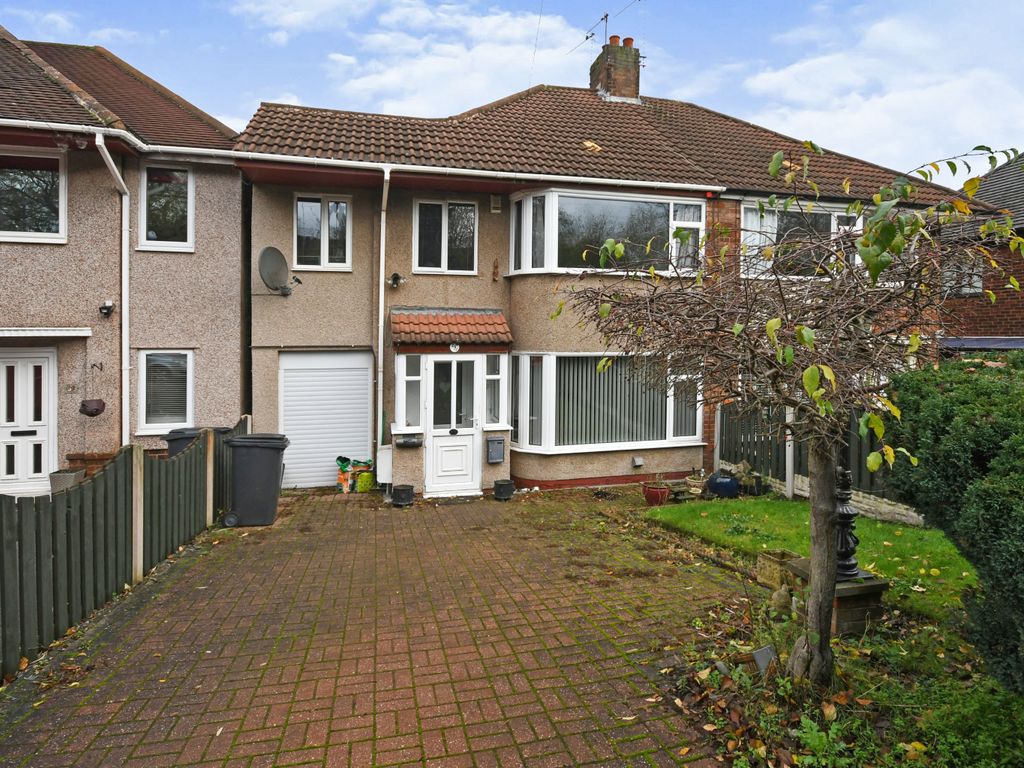 4 bed semidetached house for sale in Hawksley Avenue, Chesterfield S40