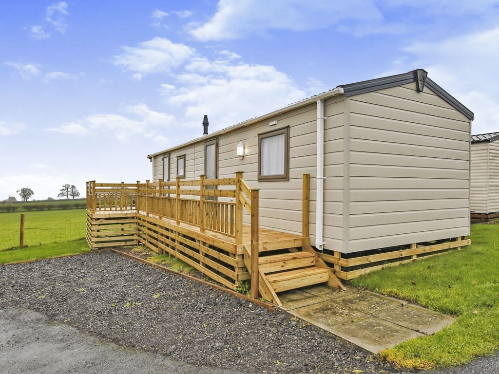 2 bed mobile/park home for sale in Darlington Road, Barnard Castle DL12