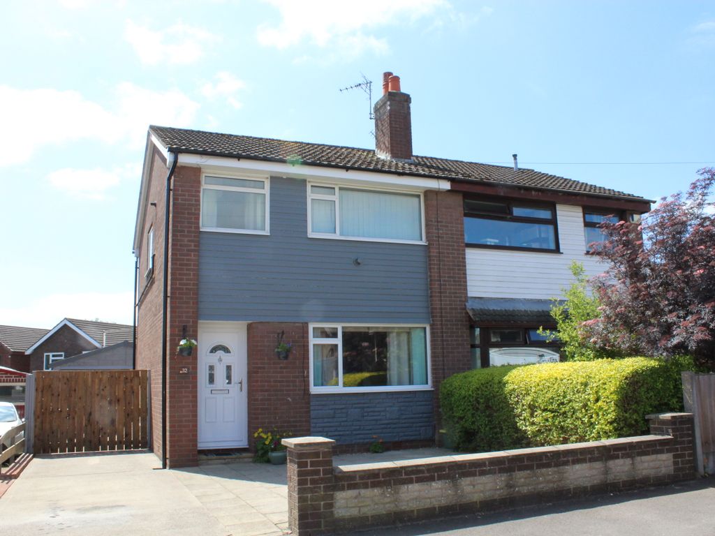 3 bed semidetached house for sale in Lowther Crescent, Leyland PR26, £
