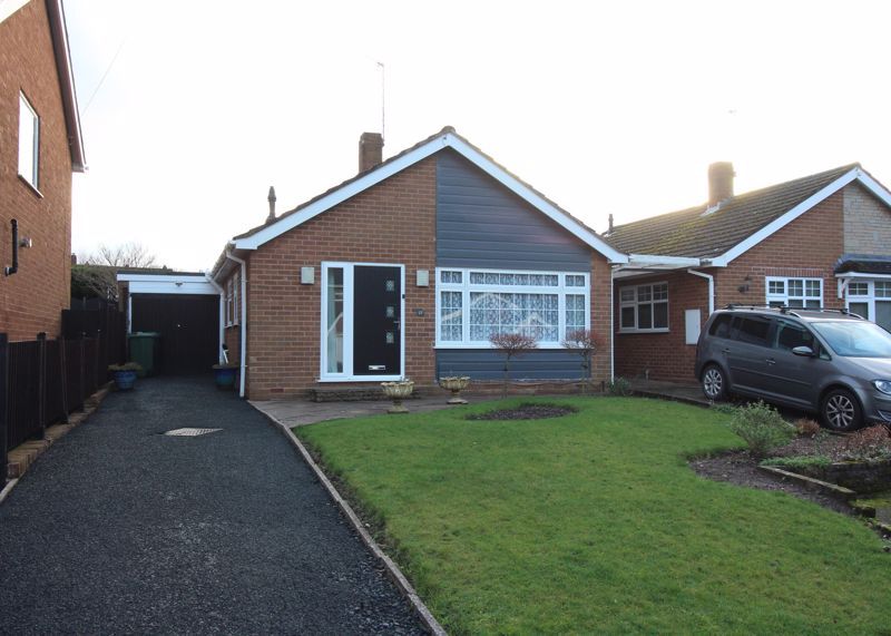 2 bed bungalow for sale in Spinney Close, Stourbridge DY8, £330,000