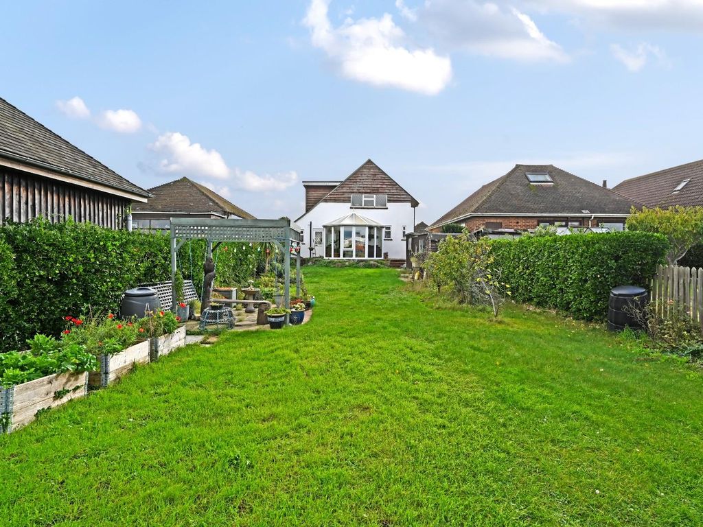 4 bed property for sale in Riverside Road, ShorehamBySea BN43, £