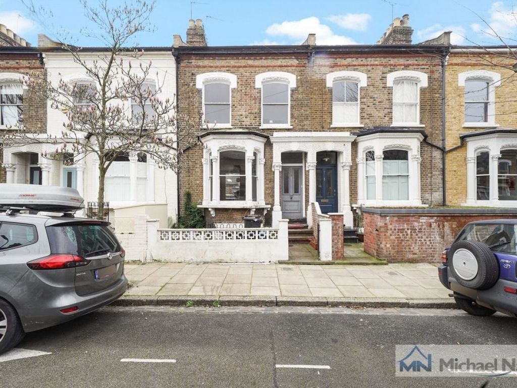 4 bed terraced house to rent in Chesholm Road, Stoke Newington, London
