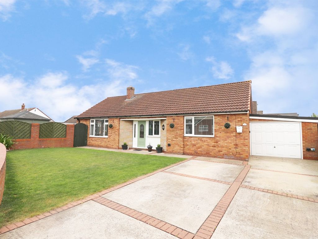3 bed detached bungalow for sale in Kealholme Road, Messingham DN17