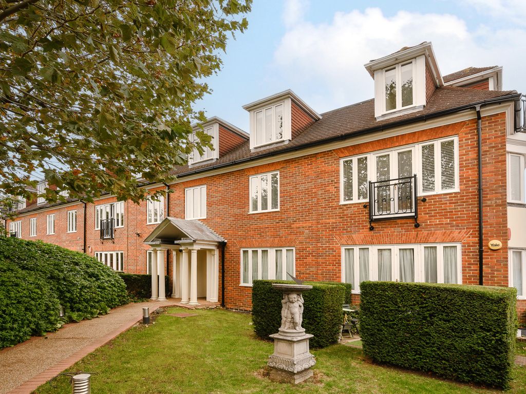 2 bed flat to rent in Nursery Road Wimbledon, London SW19, £2,000 pcm