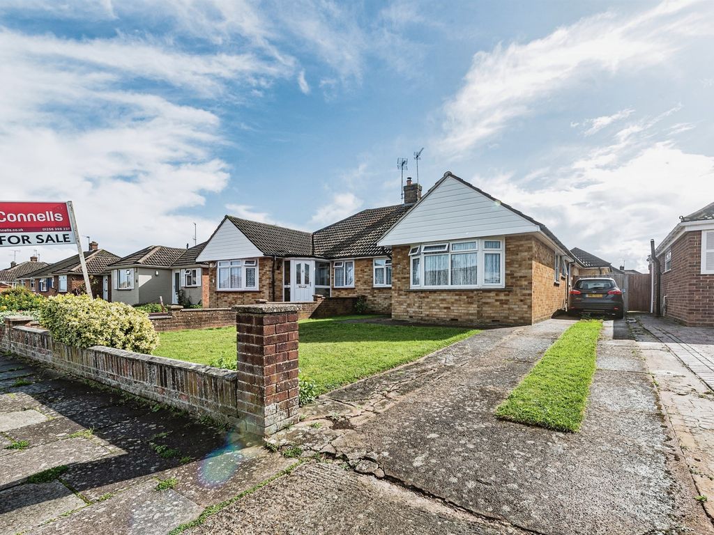 3 bed semidetached bungalow for sale in Denham Drive, Basingstoke RG22