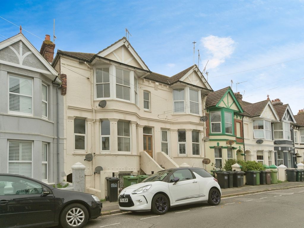 2 bed flat for sale in Reginald Road, BexhillOnSea TN39, £190,000