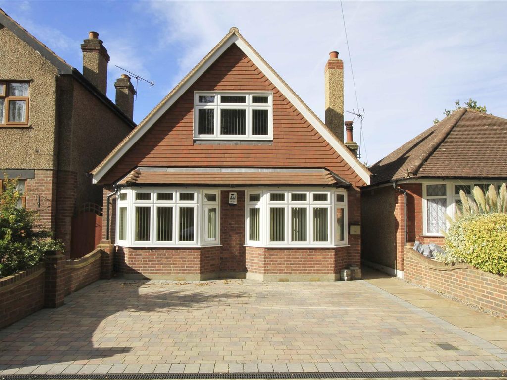 2 bed detached bungalow for sale in Harlington Road, Hillingdon UB8